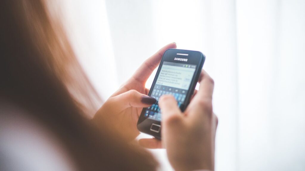 Android Mobile Tips: मोबाइल की स्मार्ट सेटिंग्स, जो आपके फोन को बनाएँगी सुपर स्मार्ट, जानें बैटरी बचाने और फोन तेज चलाने के आसान तरीके Android Mobile Tips: मोबाइल की स्मार्ट सेटिंग्स, जो आपके फोन को बनाएँगी सुपर स्मार्ट, जानें बैटरी बचाने और फोन तेज चलाने के आसान तरीके